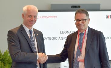 On the left of the picture, Rasmus Borch, CEO at Arbit; on the right Andrea Campora, Managing Director of Cyber & Security Solutions Division at Leonardo.